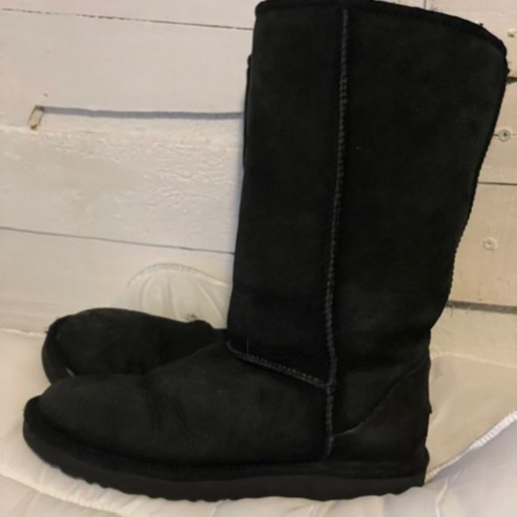 Classic Tall Black UGGS Boots Size 7 - Picture 1 of 10